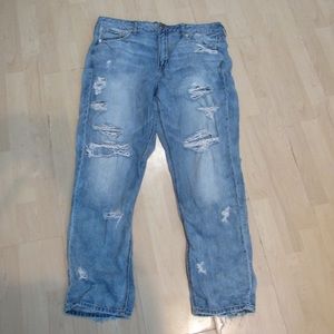 distressed highwaisted American Eagle Jeans 18LONG
